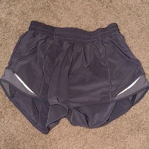 Lululemon hotty hot short size 6 in charcoal gray